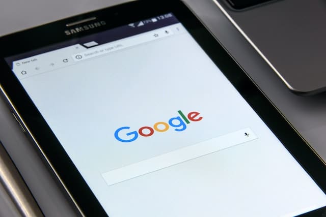 Google Search rimuoverà i risultati “Come diventare ricchi”